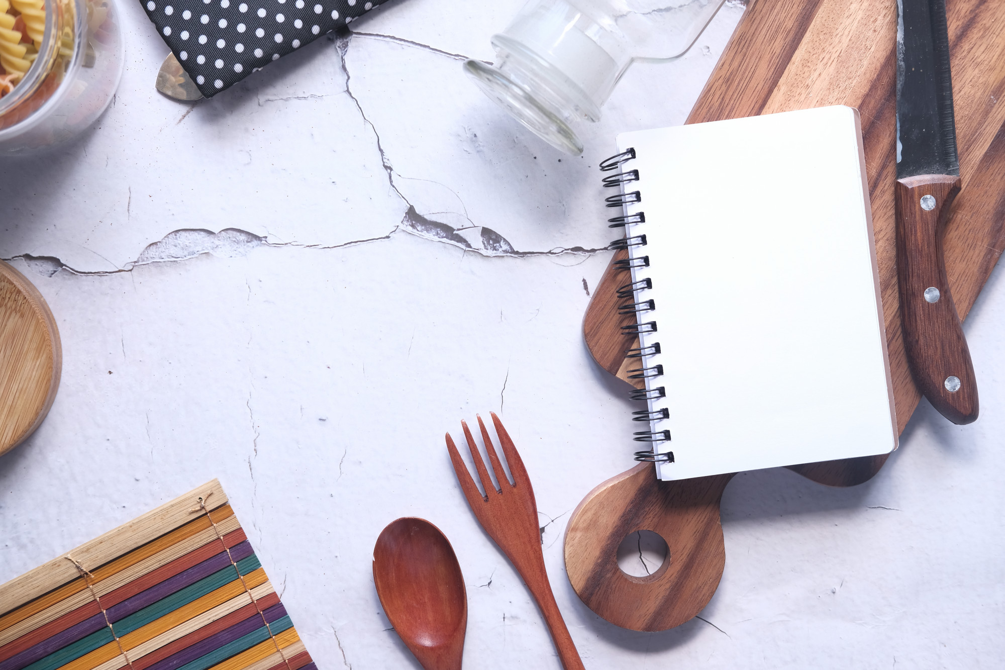Table with sample course materials and notes